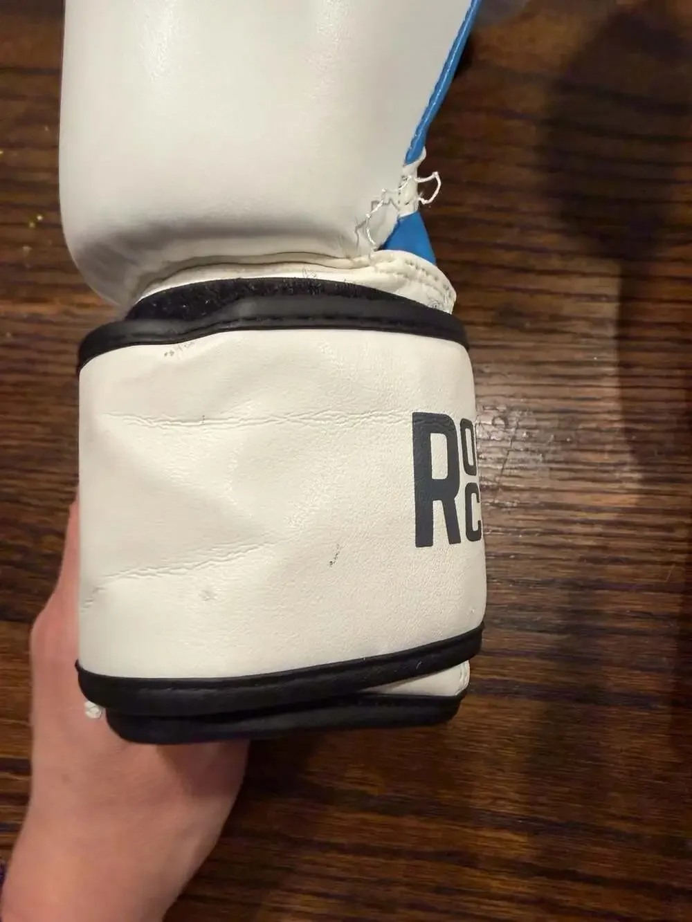 RockBox white boxing gloves 14 oz preowned - Picture 10 of 11